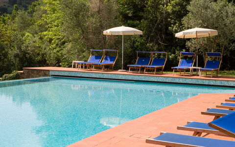 Relais de Ricci: Blue, Swimming Pool, Resort, Furniture, Eco Hotel, Sunlounger, Outdoor Furniture, Shade, Thermae, Hotel