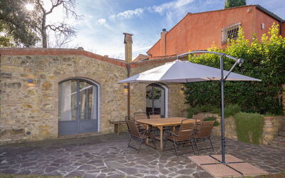 Accommodation:&nbsp;La Casina 86.2