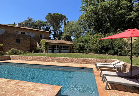 Casale Il Rondò, Private Pool, Città della Pieve: Swimming Pool, Outdoor Furniture, Furniture, Resort, Residential Area, Sunlounger, Flagstone, Water Feature, Garden