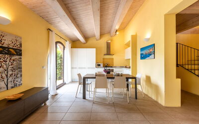 Accommodation:&nbsp;Villa Limone
