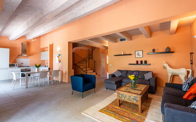 Pesca: Furniture, Interior Design, Flooring, Wall, Floor, Wood, Ceiling, Couch, Room, Living Room