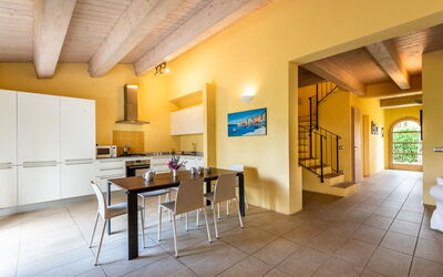 Accommodation:&nbsp;Villa Limone