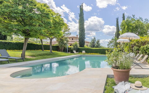 Podere Peteglia: Shrub, Garden, Swimming Pool, Landscaping, Shade, Eco Hotel, Yard, Estate, Backyard, Villa