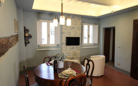 La Casa sulla Piazza: Wall, Interior Design, Furniture, Flooring, Wood, Floor, Ceiling, Lighting, Room, Light Fixture