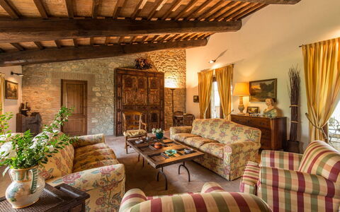 Molinazzo: Furniture, Wall, Home, Interior Design, House, Table, Chair, Flooring, Living Room, Couch