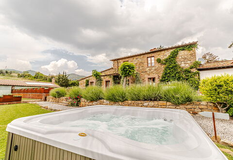 Chateau la Siroque: Swimming Pool, Resort, Garden, Eco Hotel, Estate, Farmhouse, Hacienda, Courtyard, Villa, Thermae