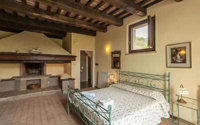 Accommodation:&nbsp;Strettoio