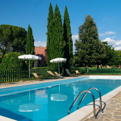 Agriturismo le Case Rosse di Montebuono: Swimming Pool, Outdoor Furniture, Shade, Resort, Eco Hotel, Garden, Estate, Hacienda, Sunlounger, Landscaping