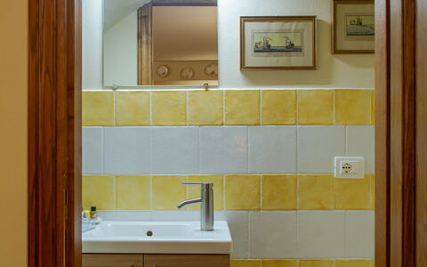 Villa Bolgheri Vermentino Castagneto Carducci: Wall, Flooring, Yellow, Wood, Plumbing Fixture, Interior Design, Floor, Bathroom Sink, Bathroom, Sink