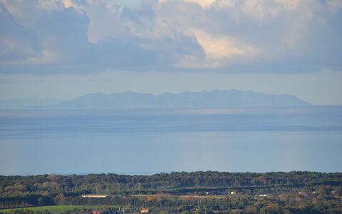 Villa Bolgheri Vermentino Castagneto Carducci: Sky, Blue, Daytime, Water Resources, Horizon, Cloud, Atmospheric Phenomenon, Ecoregion, Coastal And Oceanic Landforms, Sea
