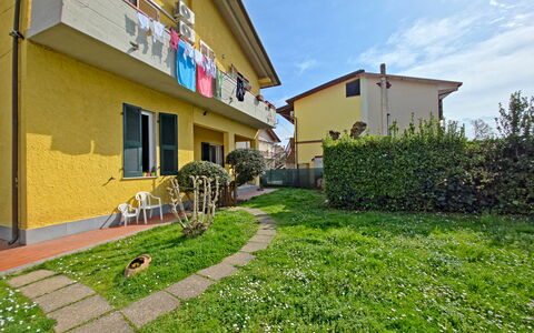 Casa Serena: Residential Area, House, Neighbourhood, Home, Human Settlement, Apartment, Suburb, Lawn, Yard, Balcony