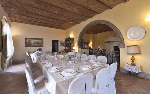 Villa Michelangelo: Furniture, Home, Chair, Villa, Kitchen & Dining Room Table, Houseplant, Dining Room, Hotel, Flowerpot, Lamp