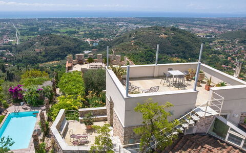 La Rocca di Monteggiori: Balcony, Eco Hotel, Villa, Penthouse Apartment
