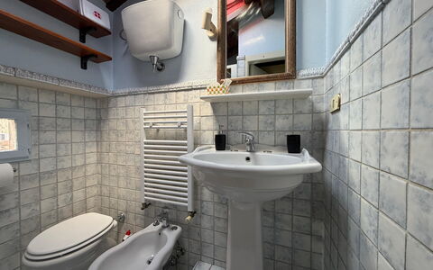 Terrazzino Margherita: Wall, Plumbing Fixture, Toilet Seat, Sink, Tap, Bathroom, Plumbing, Toilet, Bathroom Sink, Tile