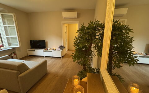 Casa Elena 13: Furniture, Interior Design, Flooring, Wall, Floor, Wood, Room, Ceiling, Lighting, Living Room