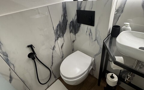 Maison D'Alice: Interior Design, Plumbing Fixture, Floor, Plumbing, Bathroom, Toilet, Toilet Seat, Tile, Tap, Mirror