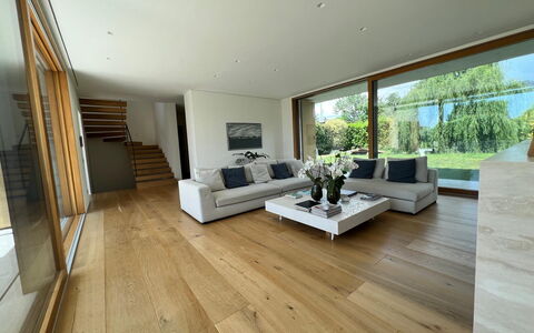 Villa Elena: Wood Flooring, Flooring, Interior Design, Floor, Furniture, Wood, Living Room, Laminate Flooring, Home, Ceiling