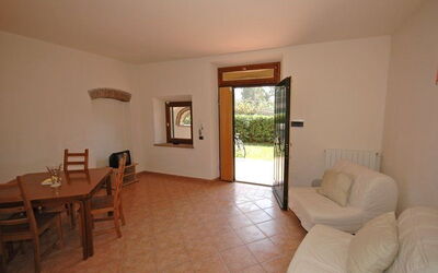 Accommodation:&nbsp;Casale 9