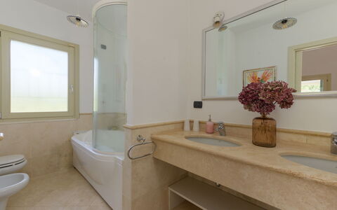 La Sorgente: Bathroom, Plumbing Fixture, Wall, Bathroom Sink, Flooring, Interior Design, Floor, Sink, Tap, Bathtub
