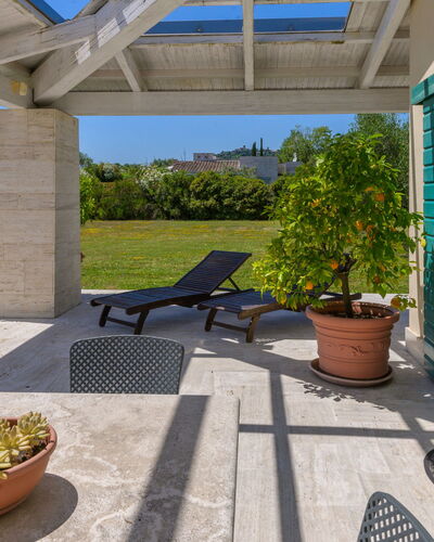 La Sorgente: Outdoor Furniture, Shade, Garden, Furniture, Outdoor Structure, Landscaping, Chair, Patio, Flowerpot, Estate