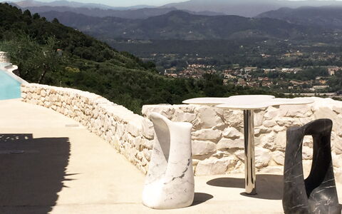Villetta Farfallina: Wall, Vacation, Tree, Tourism, Architecture, House, Table, Furniture, Building, Villa