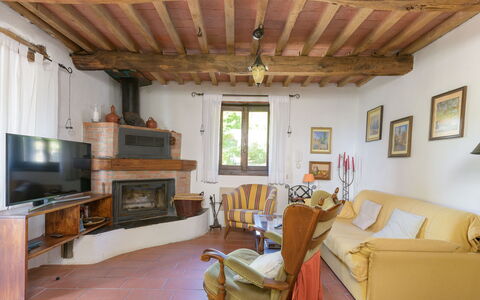Cuculo: Furniture, Wood, Flooring, Interior Design, Room, Floor, Living Room, Ceiling, Home, Chair