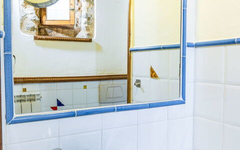Fibbialla: Mirror, Plumbing Fixture, Interior Design, Bathroom, Plumbing, Tap, Bathroom Sink, Tile, Glass, Light Fixture