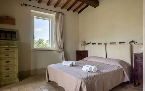 Il Casale al Colle: Furniture, Home, Bed, Bedroom, Hardwood, Linens, Bed Frame, Bedding, Wood Stain, Bed Sheet