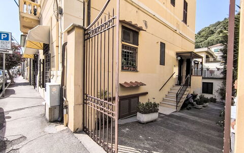 Casa Lelà: Door, Apartment, Balcony, Stairs