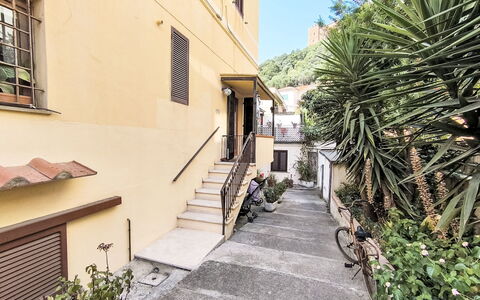 Casa Lelà: Wall, Apartment, Balcony, Stairs, Houseplant, Handrail
