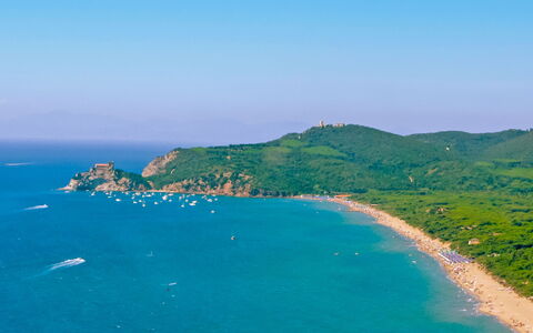 Casa Lelà: Blue, Water, Body Of Water, Coast, Coastal And Oceanic Landforms, Sea, Horizon, Beach, Summer, Ocean