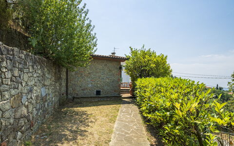 La Casina: Wall, Stone Wall, Garden, Brick, Landscaping, Flagstone, Cobblestone, Stock Photography