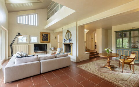 Villa Ninfeo 10+4: Interior Design, Furniture, Flooring, Floor, Wall, Couch, Ceiling, Wood, Living Room, Room