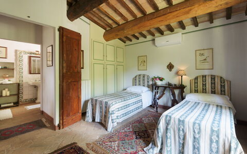 Le Volpaie 6+1: Furniture, Bed, Wall, Bedroom, Interior Design, Bedding, Flooring, Bed Sheet, Home, Bed Frame