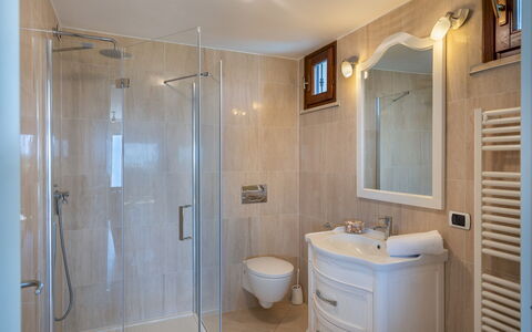Villa Dolphin 10: Bathroom, Plumbing Fixture, Interior Design, Flooring, Wall, Floor, Sink, Bathroom Sink, Tap, Mirror
