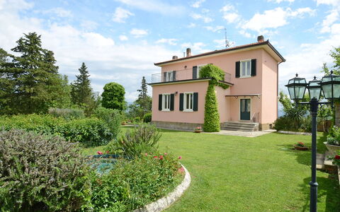 Villa Vittoria D'Anghiari 7+3: House, Shrub, Home, Residential Area, Garden, Land Lot, Cottage, Estate, Spring