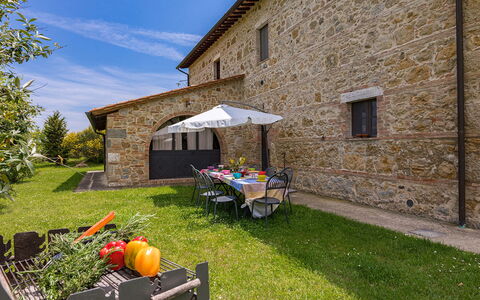 Podere Bagnolo 8: Cottage, Farmhouse, Brick, Estate, Villa, Stone Wall, Hacienda, Backyard, Houseplant, Swimming Pool