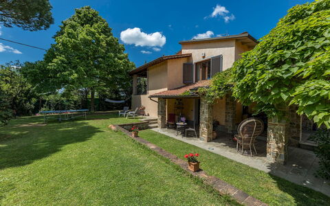 Villa Joy 6: Shrub, House, Home, Residential Area, Garden, Land Lot, Cottage, Rural Area, Groundcover