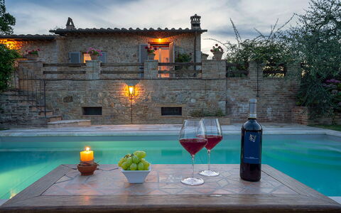 L'Oliveta 6: Swimming Pool, Flowerpot, Water Feature, Composite Material, Outdoor Furniture, Flagstone, Resort, Houseplant, Thermae, Courtyard