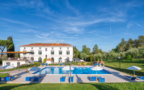 Villa Croci 12: Swimming Pool, Villa, Resort Town