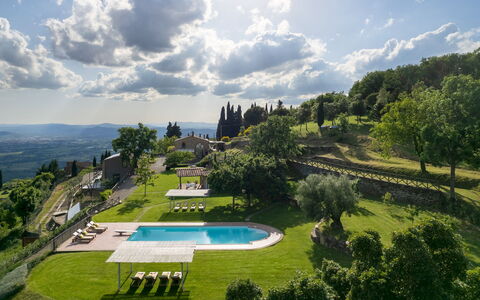 Torre Ginestre 12: Highland, Landscape, Hill, Hill Station, Rural Area, Estate, Meadow, Mountain Range, Mansion, Garden