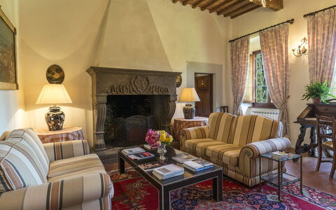 Villa Palazzaccio 26: Furniture, Wall, Home, Flooring, Interior Design, Table, Chair, Lamp, Living Room