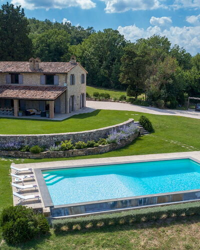 Villa le Fontane 12: Swimming Pool, Estate, Farmhouse, Cottage, Lawn, Villa, Garden, Mansion, Hacienda, Landscaping