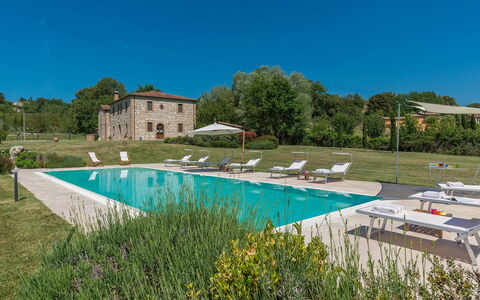 Alborata 10: Swimming Pool, Land Lot, Estate, Garden, Landscaping, Resort, Meadow, Farmhouse, Lawn, Hacienda