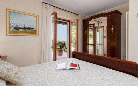 Antiche Pietre 10: Furniture, Bed, Interior Design, Bedroom, Wood, Floor, Flooring, Bed Sheet, Room, Bedding