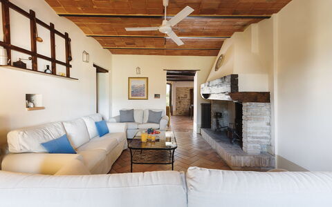 Villa di Morice 14: Furniture, Wall, Flooring, Couch, Interior Design, Floor, Ceiling, Living Room, Room, Home