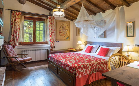 La Cerqua 8: Furniture, Interior Design, Wall, Bedroom, Bed, Linens, Ceiling, Bed Sheet, Textile, Bedding