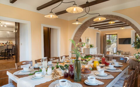 Villa Beltramonto 14: Furniture, Interior Design, Dining Room, Table, Chair, Kitchen & Dining Room Table, Ceiling, Wood, Light Fixture, Lighting