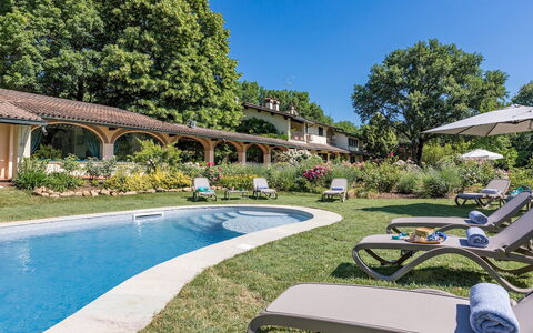 Villa Mimmina 8: Shrub, Garden, Resort, Hacienda, Estate, Swimming Pool, Landscaping, Lawn, Villa, Shade