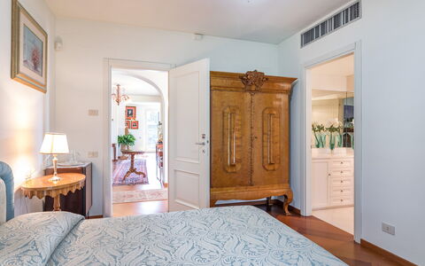 Villa Mimmina 8: Furniture, Interior Design, Wall, Flooring, Bedroom, Floor, Wood, Bed, Room, Ceiling